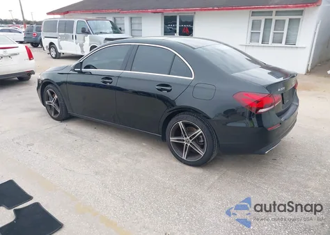 2019 Mercedes-Benz A 220 из США, поврежденный, VIN WDD3G4EB0KW020930